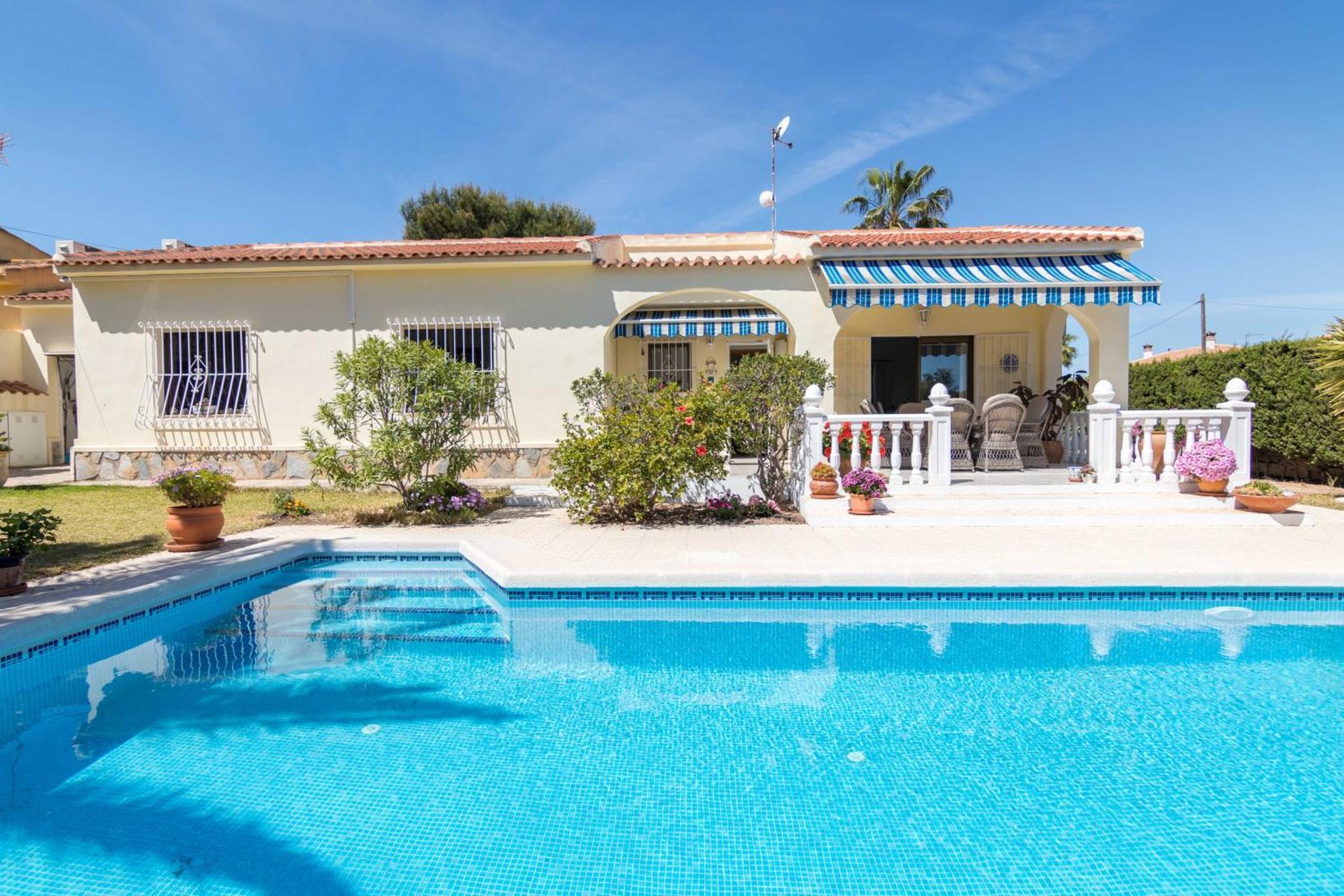 Charming One-Floor Villa With Private Pool In Los Balcones Torrevieja Eksteriør billede